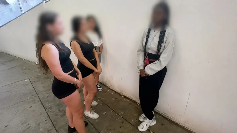 Ragazza aggredita in Spagna (Immagine editata con AI) - Tuttonotizie.eu