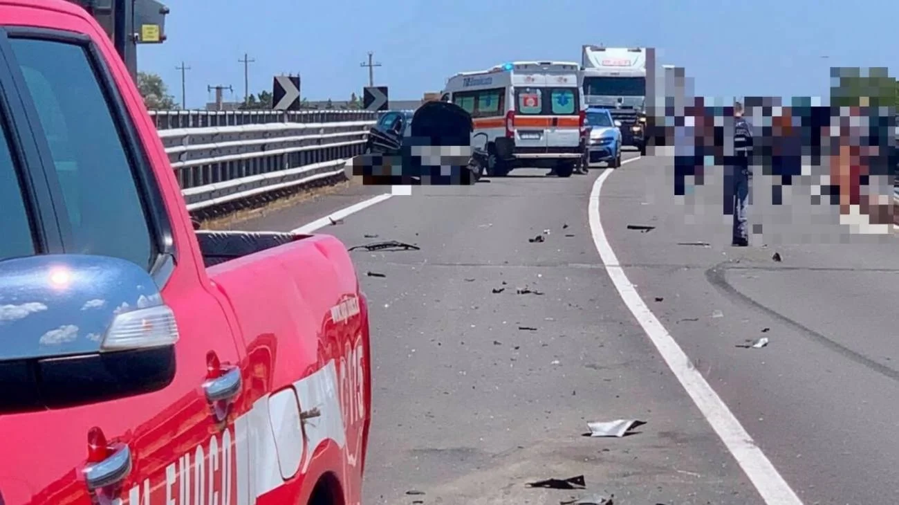 Scontro frontale sulla Sinnica e bilancio terribile: un morto e 4 feriti