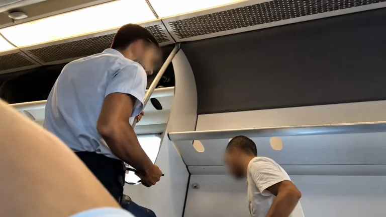 Scontro verbale in treno (Immagine editata con AI) - Tuttonotizie.eu