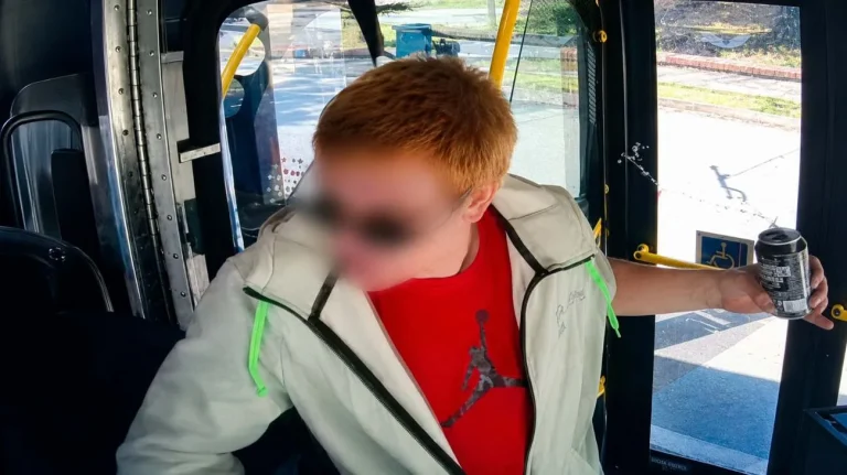 Aggressione ad Adelaide (Immagine editata con l'AI) - Tuttonotizie.eu