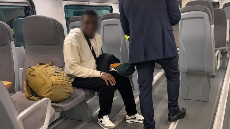Problemi in treno (Immagine editata dall'AI) - Tuttonotizie.eu
