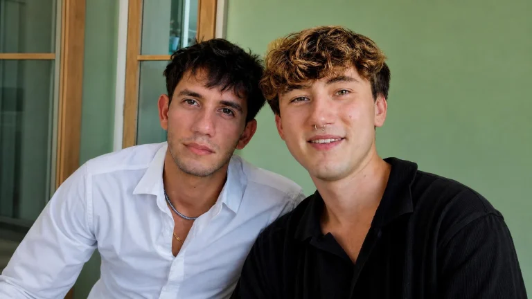 Bacio a Cesena su Threads, 600mila visualizzazioni e minacce di morte: Cristian e Luca vanno dall'avvocato