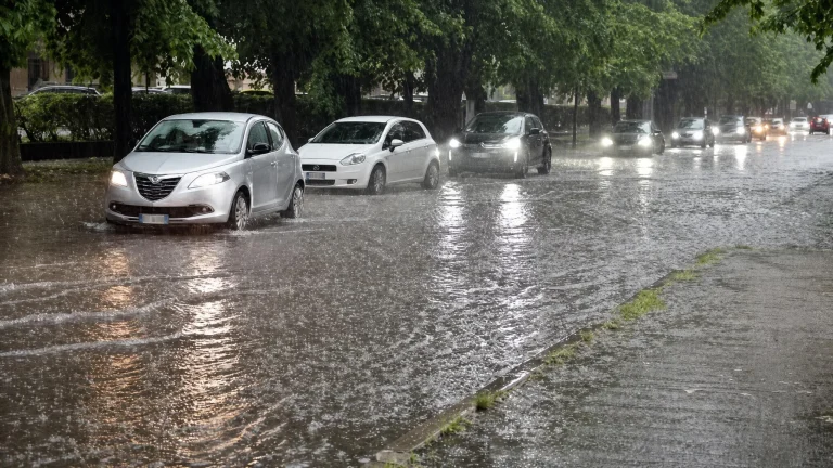 Meteo, il Burian in arrivo non c'è: per Giuliacci il freddo di Ognissanti arriva dai Balcani, oggi allerta pioggia