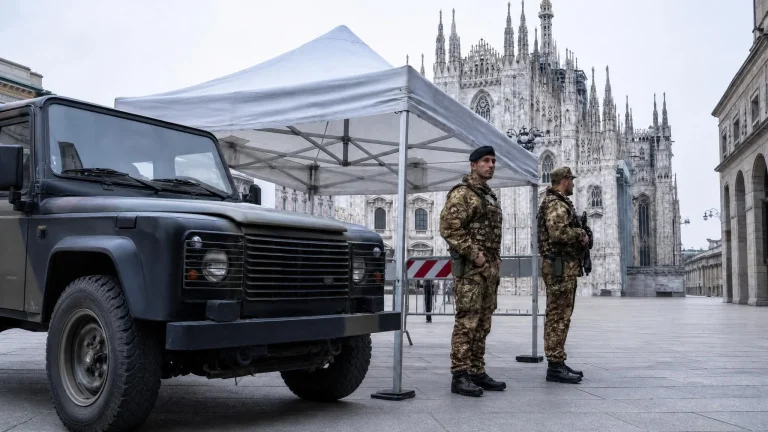 Parà a Milano, 500 militari fino al 31 dicembre: Salvini annuncia Lince e droni, Crosetto parla di supporto