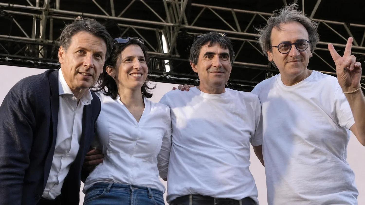 Primarie del centrosinistra entro febbraio, regole ancora da scrivere: la legge chiede il nome del premier